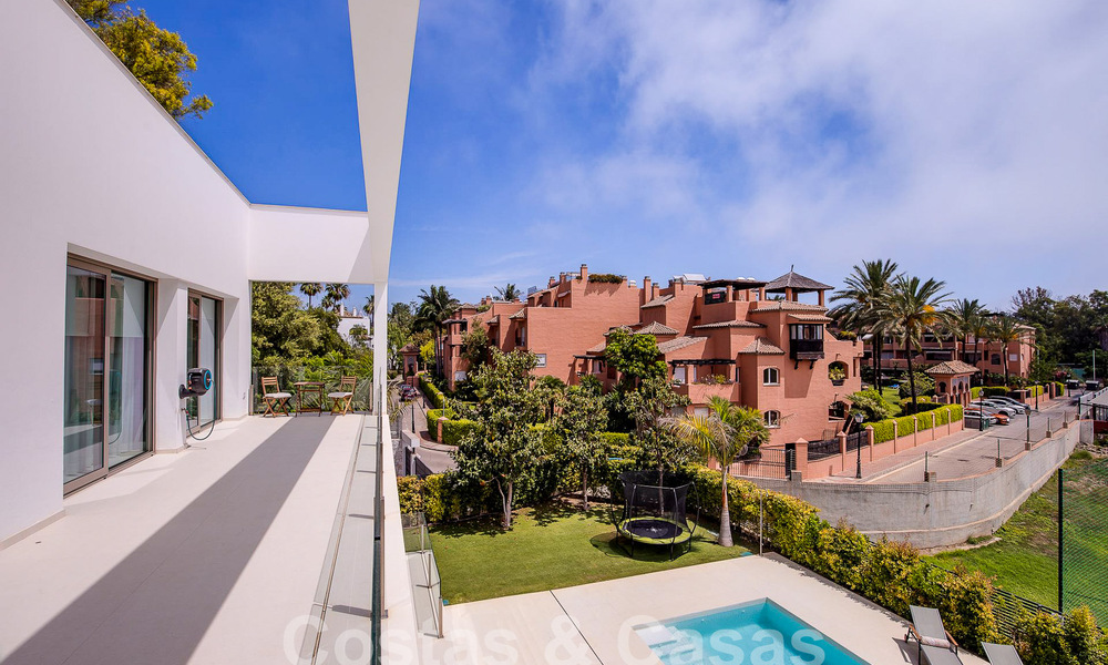 Move-in ready, modern luxury villa for sale within walking distance of the beach in a privileged area near Guadalmina Baja, Marbella - Estepona 53868