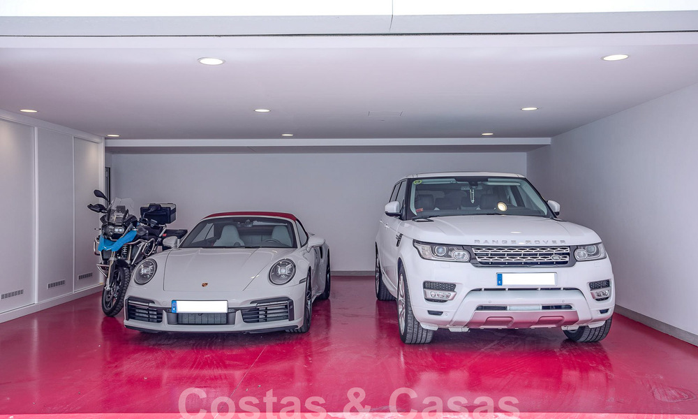 Move-in ready, modern luxury villa for sale within walking distance of the beach in a privileged area near Guadalmina Baja, Marbella - Estepona 53874