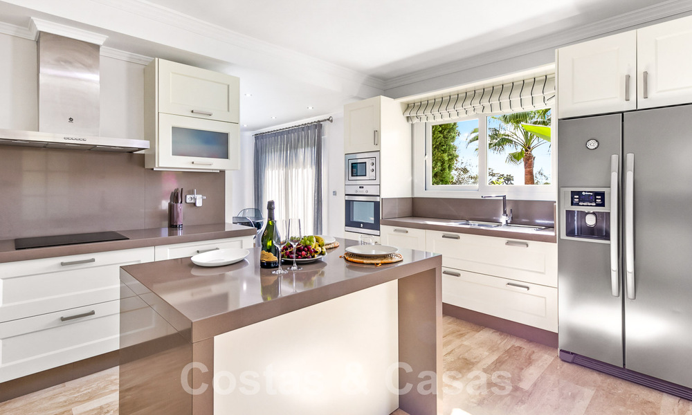 Charming villa for sale close to Elviria beach east of Marbella centre 53892