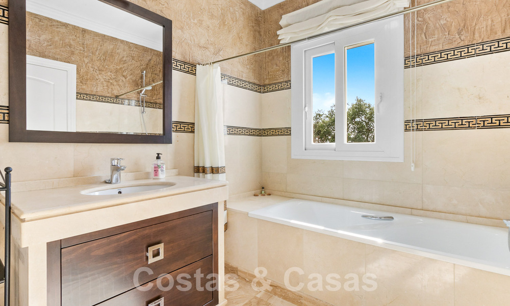 Charming villa for sale close to Elviria beach east of Marbella centre 53894