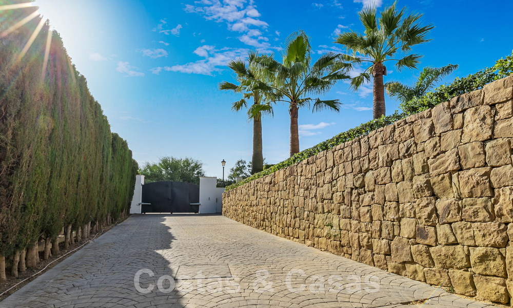 Charming villa for sale close to Elviria beach east of Marbella centre 53898
