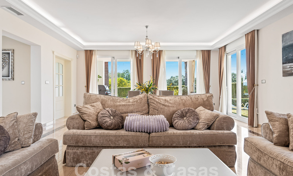 Charming villa for sale close to Elviria beach east of Marbella centre 53908