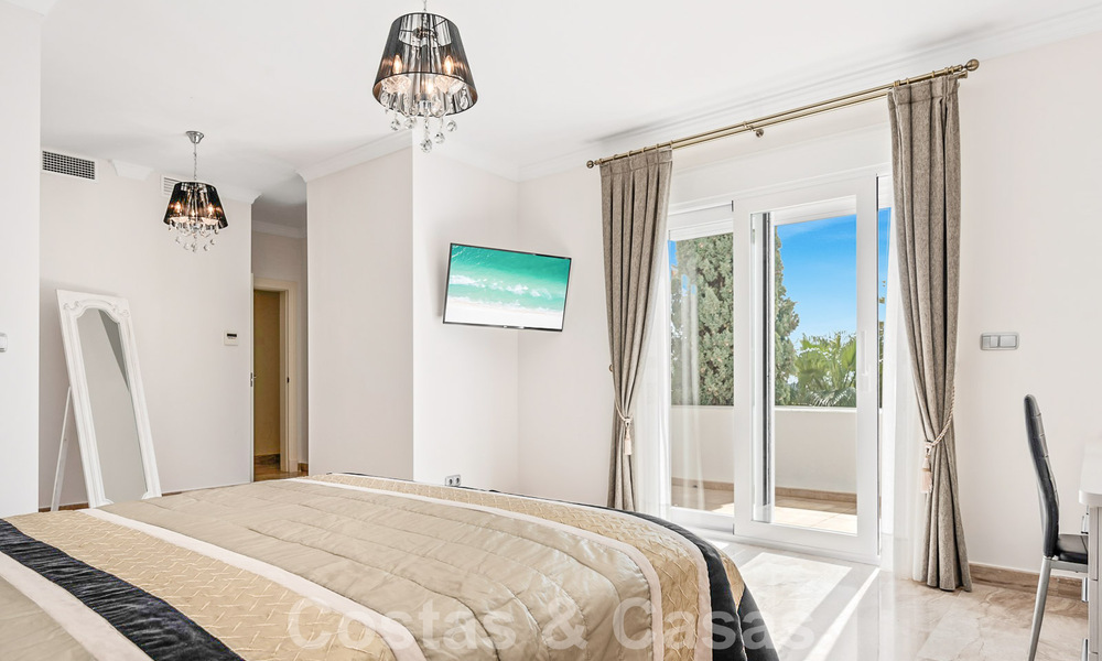 Charming villa for sale close to Elviria beach east of Marbella centre 53918