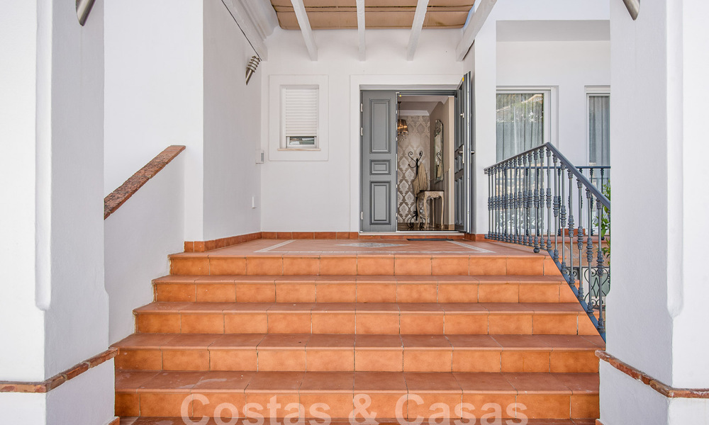 Charming villa for sale close to Elviria beach east of Marbella centre 53938