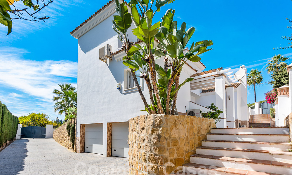 Charming villa for sale close to Elviria beach east of Marbella centre 53939