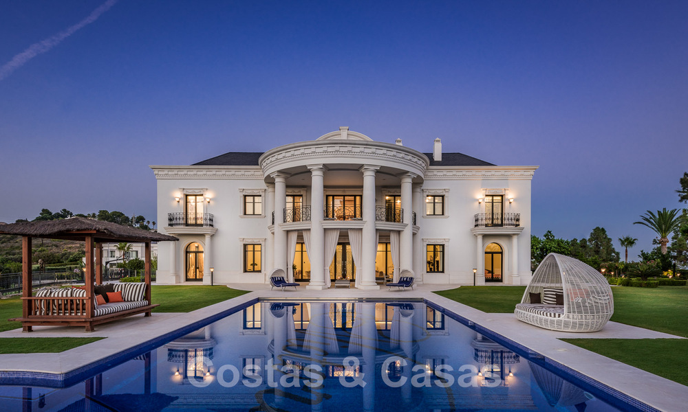 Majestic, high-end luxury villa for sale with 7 bedrooms in an exclusive urbanisation east of Marbella centre 51977