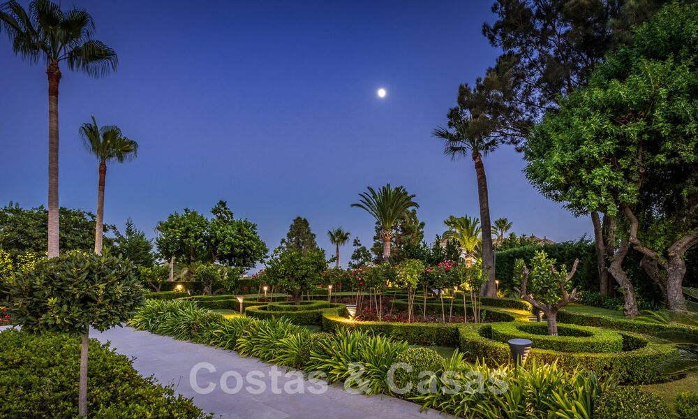 Majestic, high-end luxury villa for sale with 7 bedrooms in an exclusive urbanisation east of Marbella centre 51991