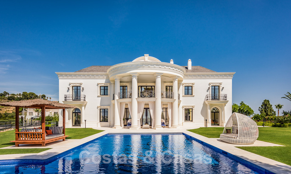 Majestic, high-end luxury villa for sale with 7 bedrooms in an exclusive urbanisation east of Marbella centre 52004