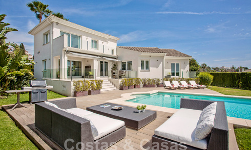 Contemporary luxury villa for sale with Mediterranean architecture east of Marbella centre 53321