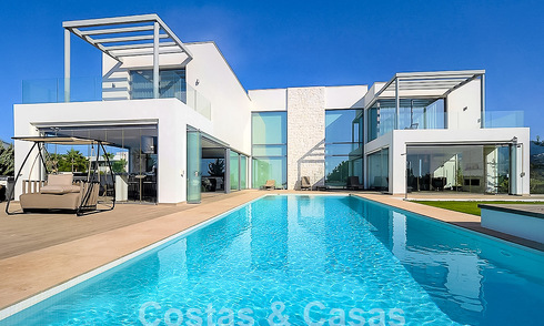 Modern luxury villa for sale with stunning sea views in an exclusive area of Benahavis - Marbella 53358