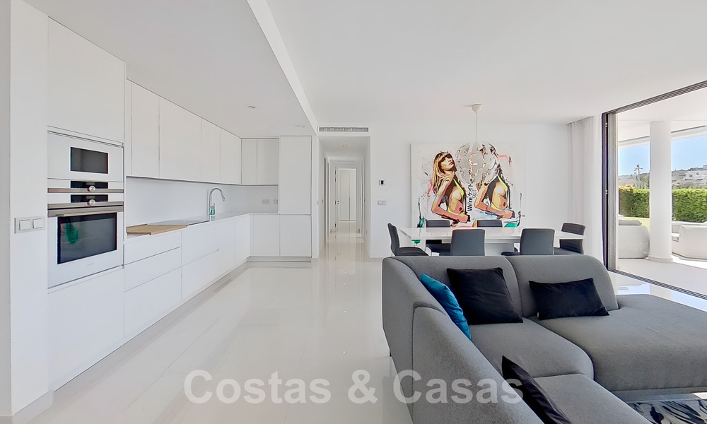 Modern garden apartment for sale with 3 bedrooms in golf resort on the New Golden Mile between Marbella and Estepona 53234
