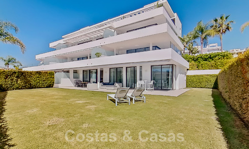 Modern garden apartment for sale with 3 bedrooms in golf resort on the New Golden Mile between Marbella and Estepona 53241
