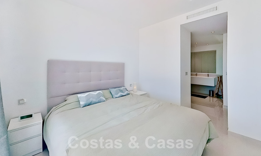 Modern garden apartment for sale with 3 bedrooms in golf resort on the New Golden Mile between Marbella and Estepona 53248