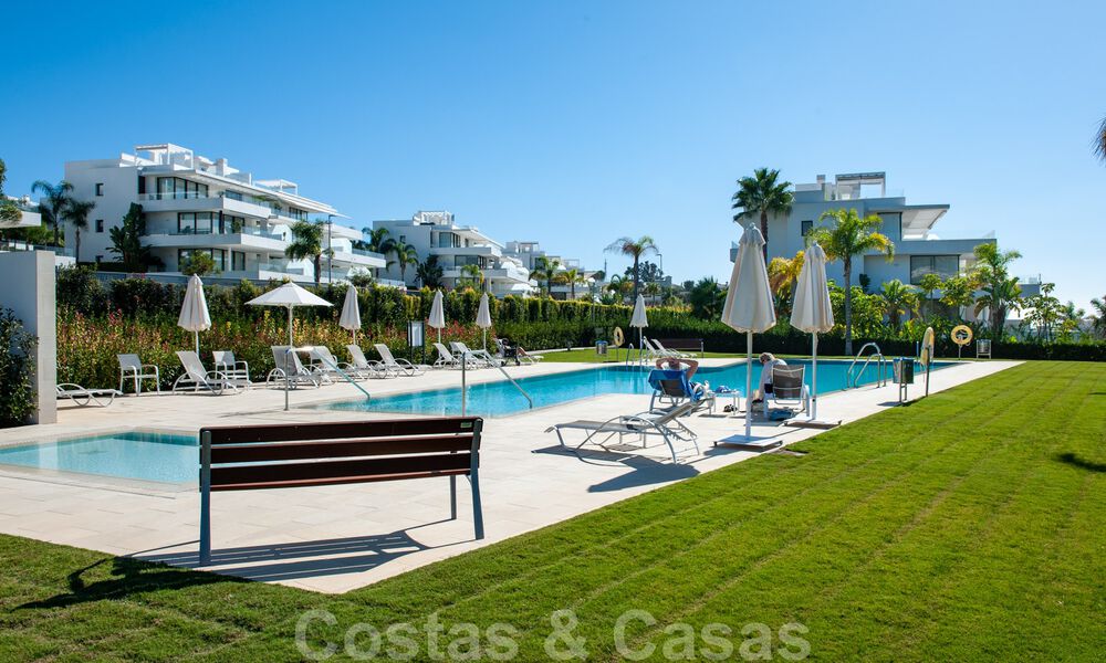Modern garden apartment for sale with 3 bedrooms in golf resort on the New Golden Mile between Marbella and Estepona 53250