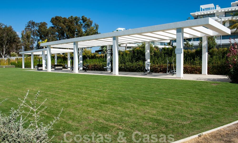 Modern garden apartment for sale with 3 bedrooms in golf resort on the New Golden Mile between Marbella and Estepona 53251