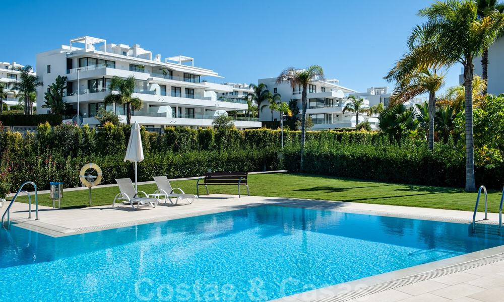 Modern garden apartment for sale with 3 bedrooms in golf resort on the New Golden Mile between Marbella and Estepona 53253