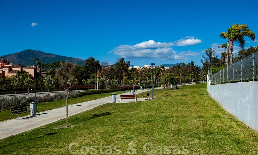 Modern garden apartment for sale with 3 bedrooms in golf resort on the New Golden Mile between Marbella and Estepona 53255