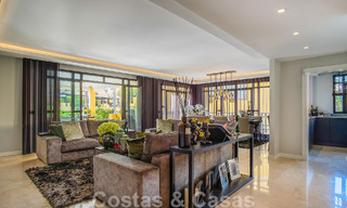 4-bedroom luxury apartment for sale in exclusive second-line beach complex in Puerto Banus, Marbella 52098 