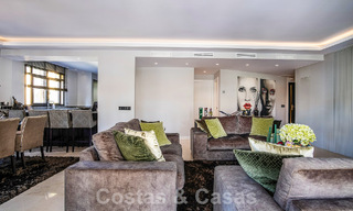 4-bedroom luxury apartment for sale in exclusive second-line beach complex in Puerto Banus, Marbella 52101 