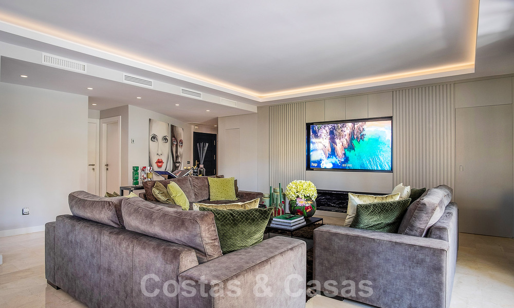 Luxury apartment for sale in exclusive second-line beach complex in Puerto Banus, Marbella 52102