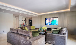 4-bedroom luxury apartment for sale in exclusive second-line beach complex in Puerto Banus, Marbella 52102 