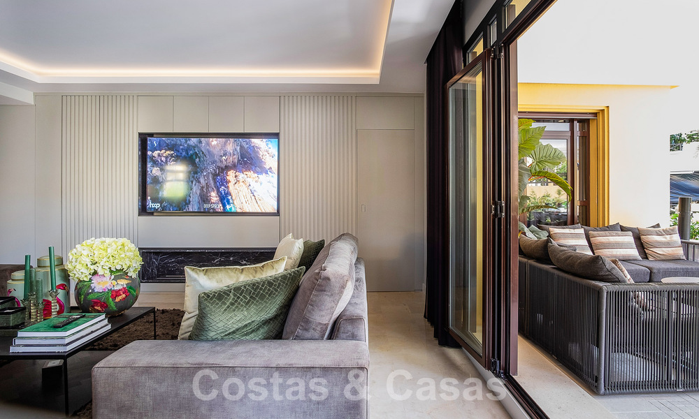 4-bedroom luxury apartment for sale in exclusive second-line beach complex in Puerto Banus, Marbella 52103