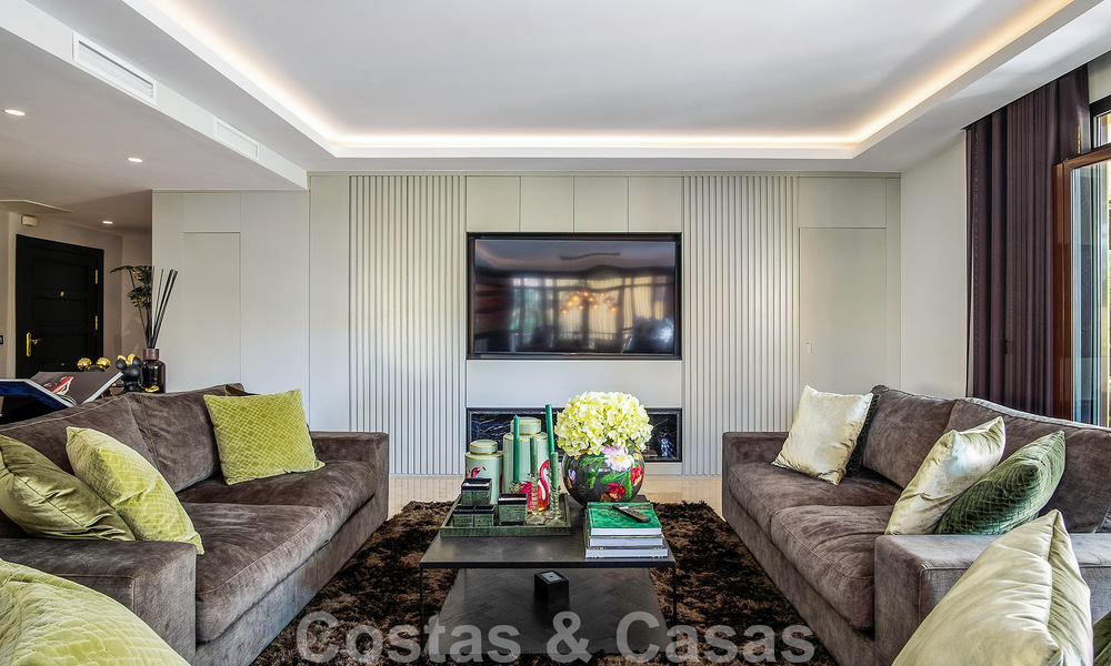 4-bedroom luxury apartment for sale in exclusive second-line beach complex in Puerto Banus, Marbella 52104
