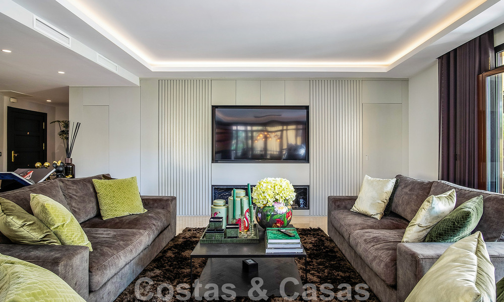 Luxury apartment for sale in exclusive second-line beach complex in Puerto Banus, Marbella 52104