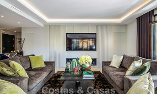Luxury apartment for sale in exclusive second-line beach complex in Puerto Banus, Marbella 52104 