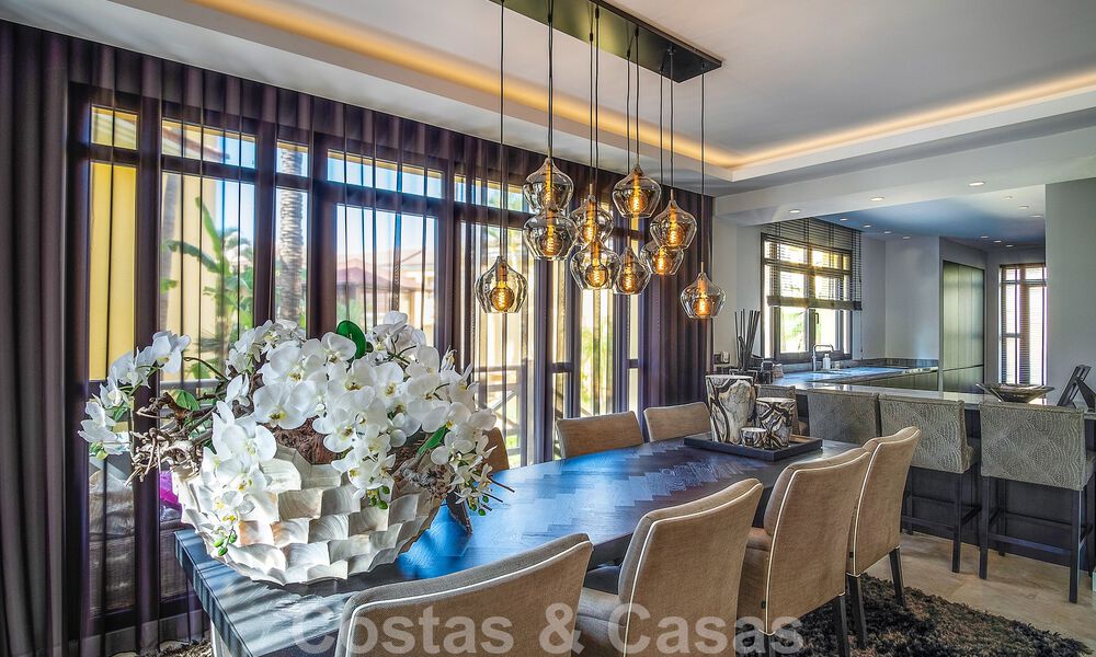 4-bedroom luxury apartment for sale in exclusive second-line beach complex in Puerto Banus, Marbella 52105