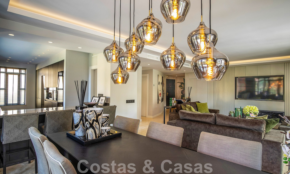 4-bedroom luxury apartment for sale in exclusive second-line beach complex in Puerto Banus, Marbella 52106
