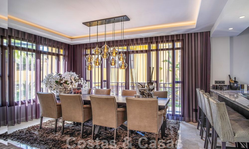 4-bedroom luxury apartment for sale in exclusive second-line beach complex in Puerto Banus, Marbella 52111
