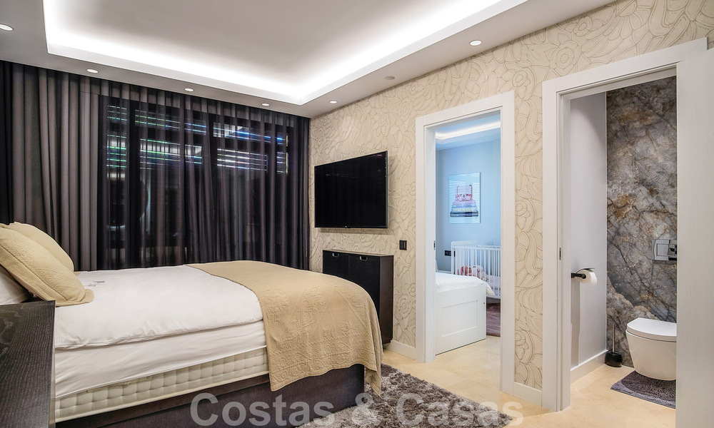 4-bedroom luxury apartment for sale in exclusive second-line beach complex in Puerto Banus, Marbella 52114