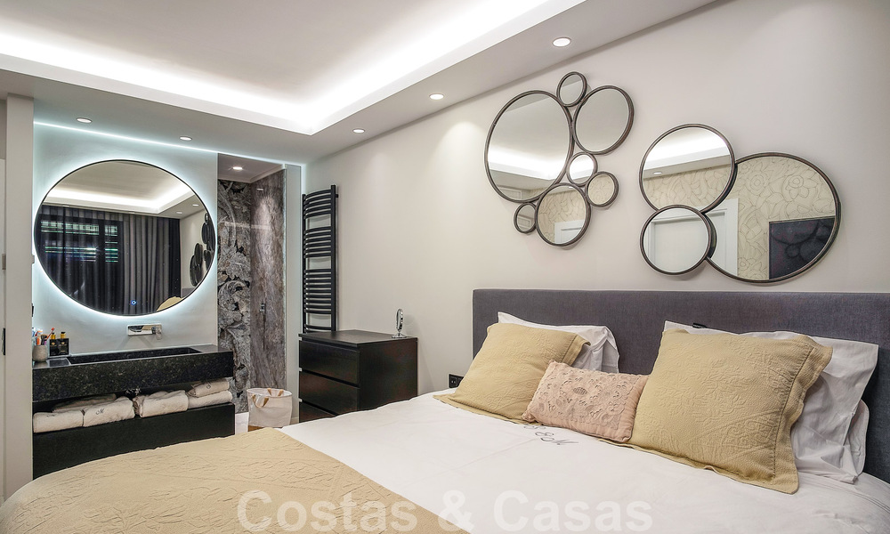 Luxury apartment for sale in exclusive second-line beach complex in Puerto Banus, Marbella 52118