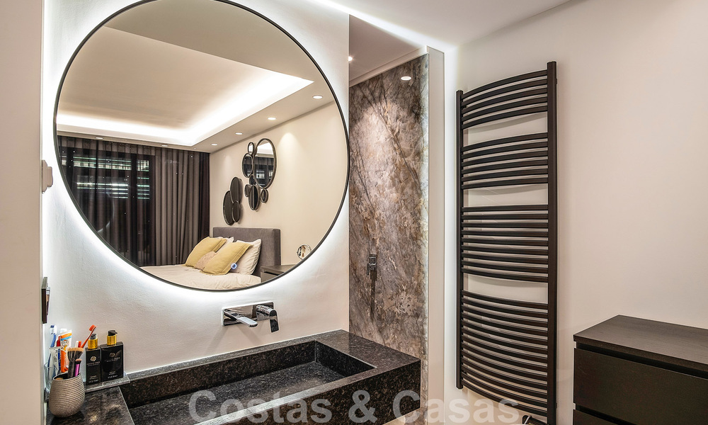 4-bedroom luxury apartment for sale in exclusive second-line beach complex in Puerto Banus, Marbella 52119