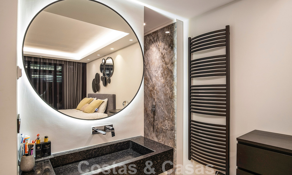 Luxury apartment for sale in exclusive second-line beach complex in Puerto Banus, Marbella 52119