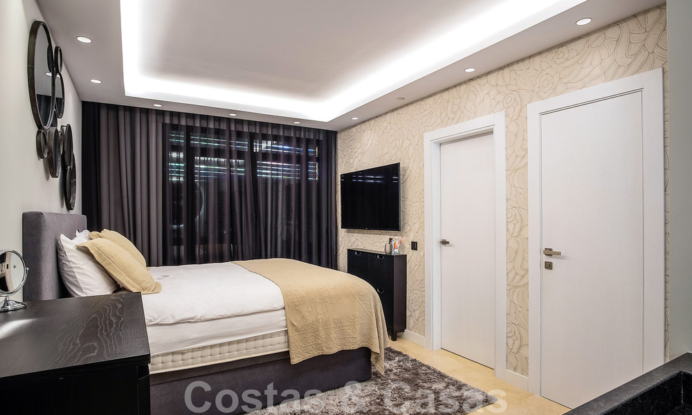 Luxury apartment for sale in exclusive second-line beach complex in Puerto Banus, Marbella 52120