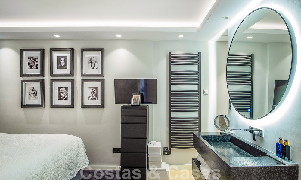 4-bedroom luxury apartment for sale in exclusive second-line beach complex in Puerto Banus, Marbella 52122