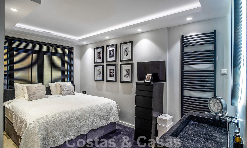 4-bedroom luxury apartment for sale in exclusive second-line beach complex in Puerto Banus, Marbella 52123