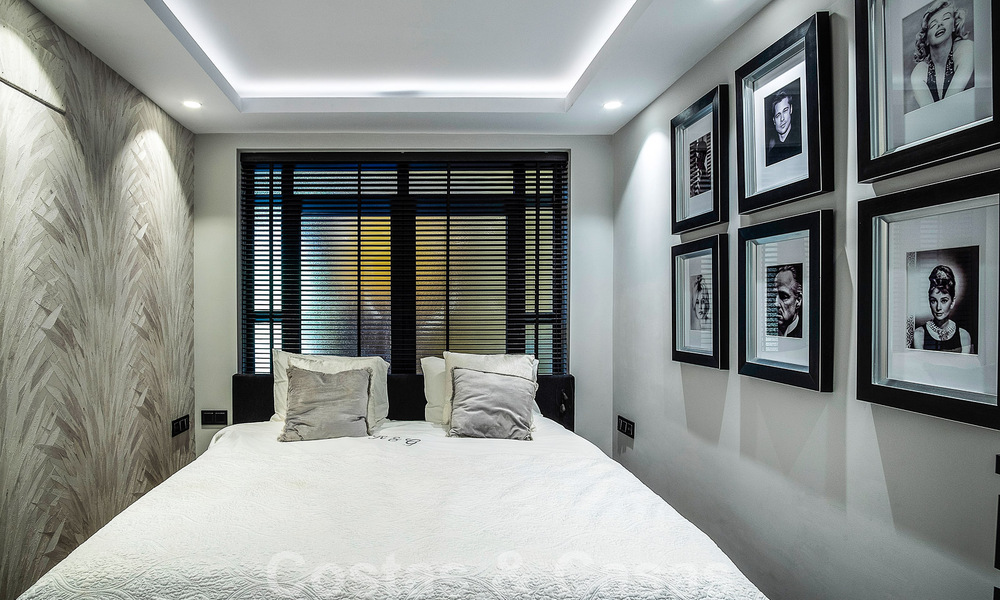 4-bedroom luxury apartment for sale in exclusive second-line beach complex in Puerto Banus, Marbella 52124