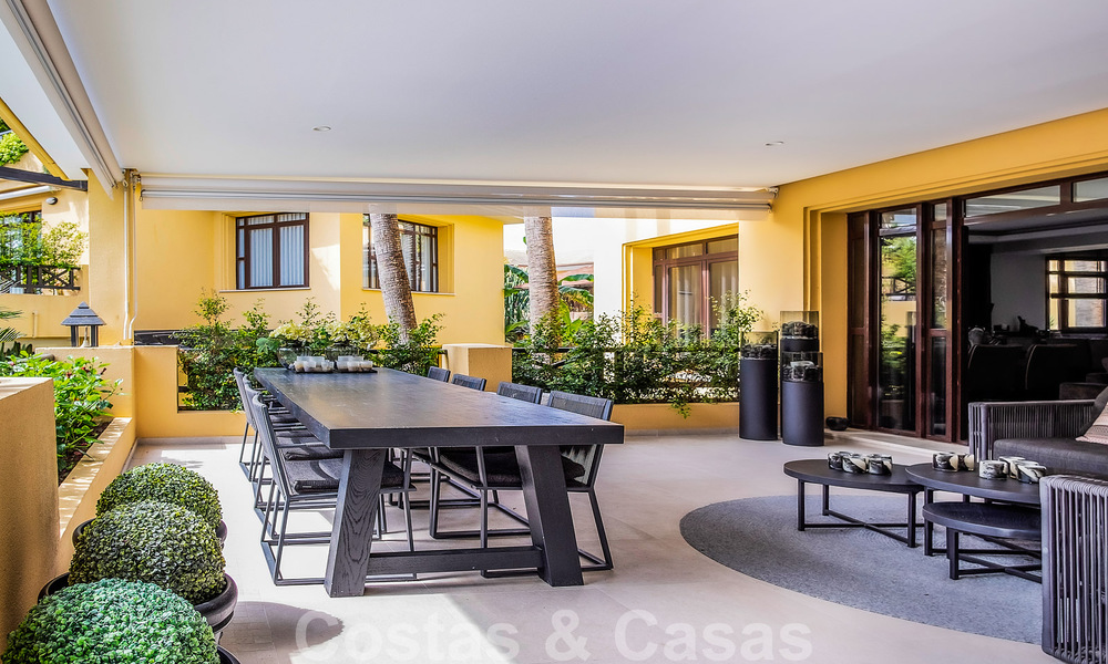 4-bedroom luxury apartment for sale in exclusive second-line beach complex in Puerto Banus, Marbella 52134
