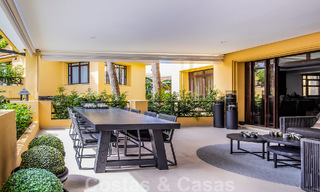 4-bedroom luxury apartment for sale in exclusive second-line beach complex in Puerto Banus, Marbella 52134 