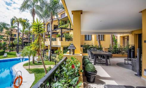 4-bedroom luxury apartment for sale in exclusive second-line beach complex in Puerto Banus, Marbella 52135
