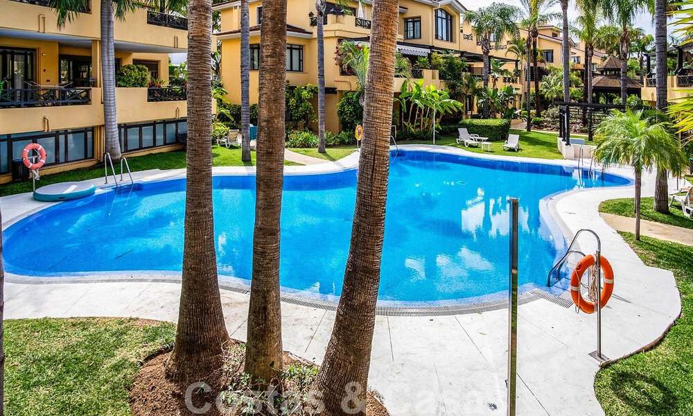 Luxury apartment for sale in exclusive second-line beach complex in Puerto Banus, Marbella 52137
