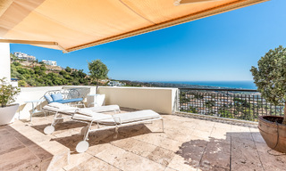 Modern duplex penthouse for sale with panoramic sea views, located in a coveted complex in Los Monteros, Marbella 52264 