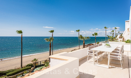 Contemporary renovated penthouse for sale in frontline beach complex with frontal sea views, New Golden Mile between Marbella and Estepona 52877