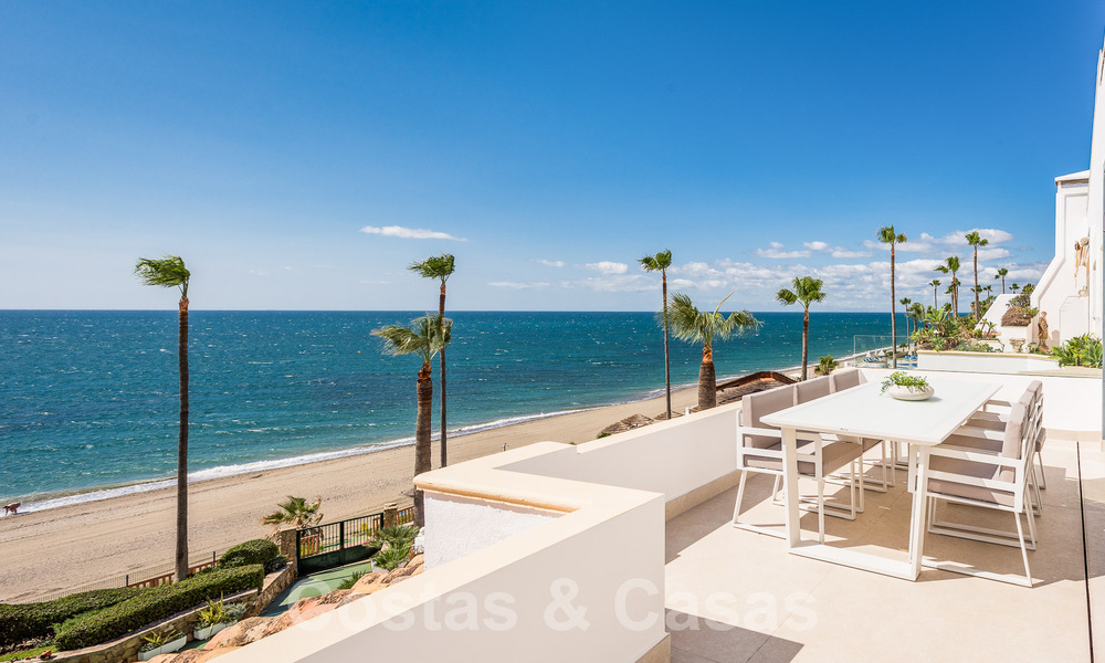 Contemporary renovated penthouse for sale in frontline beach complex with frontal sea views, New Golden Mile between Marbella and Estepona 52877