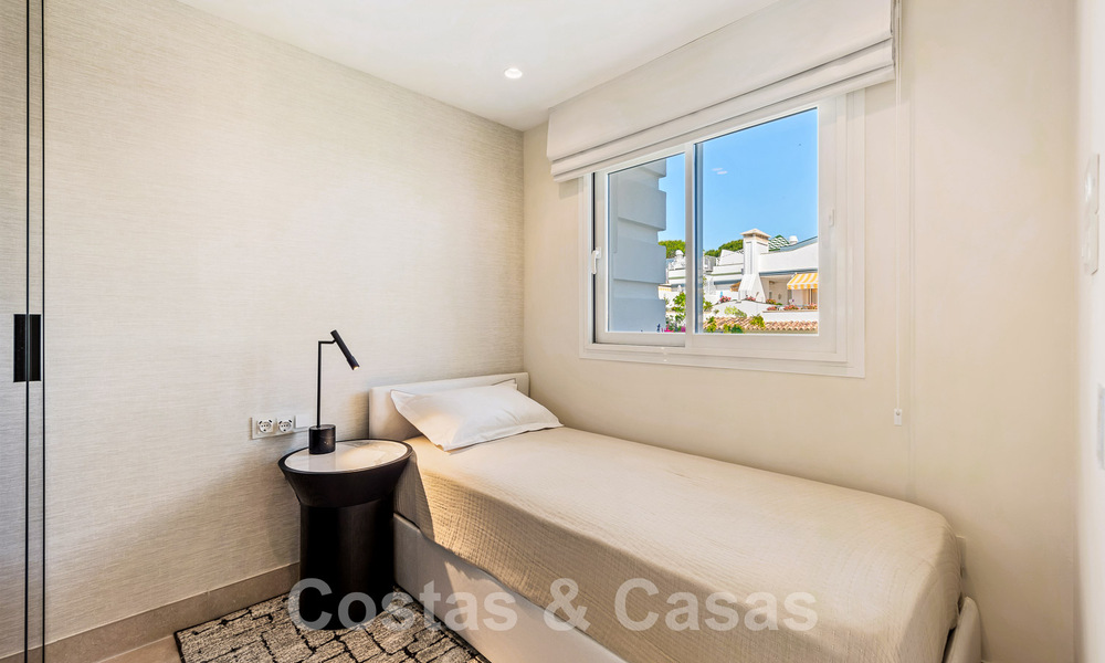 Contemporary renovated penthouse for sale in frontline beach complex with frontal sea views, New Golden Mile between Marbella and Estepona 52879