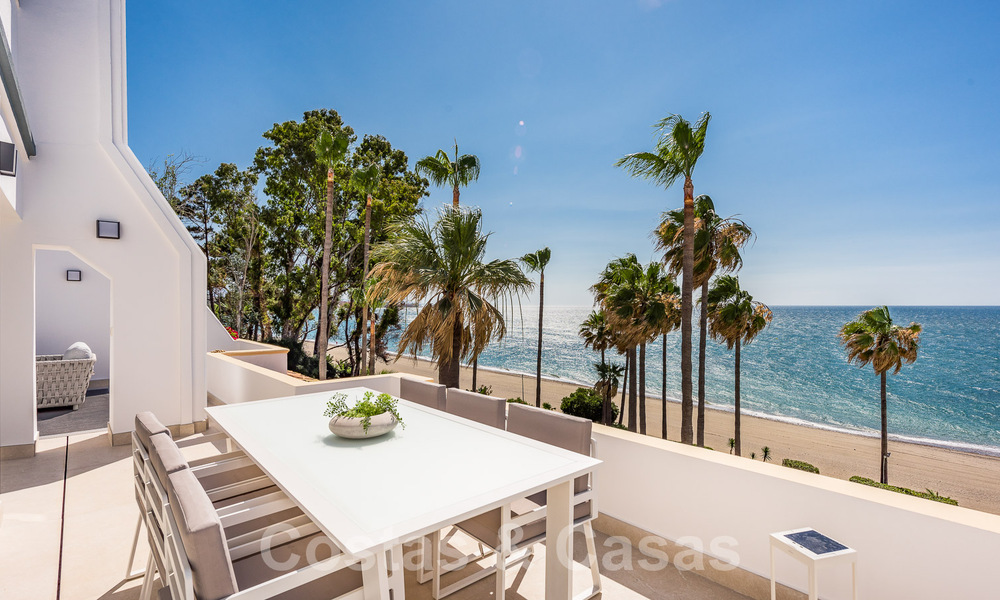 Contemporary renovated penthouse for sale in frontline beach complex with frontal sea views, New Golden Mile between Marbella and Estepona 52891