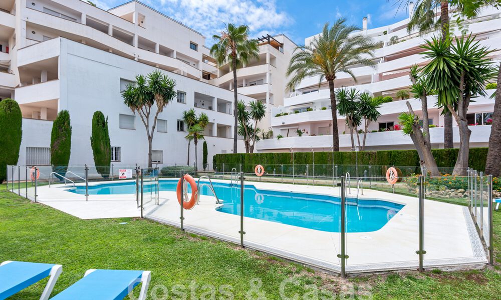 Contemporary renovated penthouse for sale with mountain and sea views in Nueva Andalucia, Marbella 53590